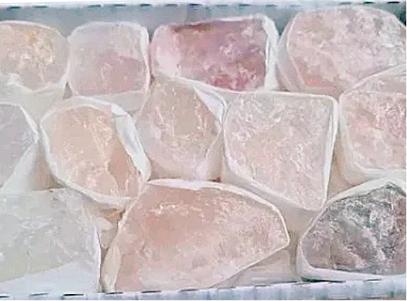 Cuarzo Rosa en Bruto - La Piedra del Amor Universal (4-6 cm)